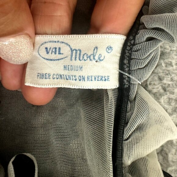 Vintage 60s Nightgown Lingerie Layered Ruffled Made in USA - Picture 4 of 16